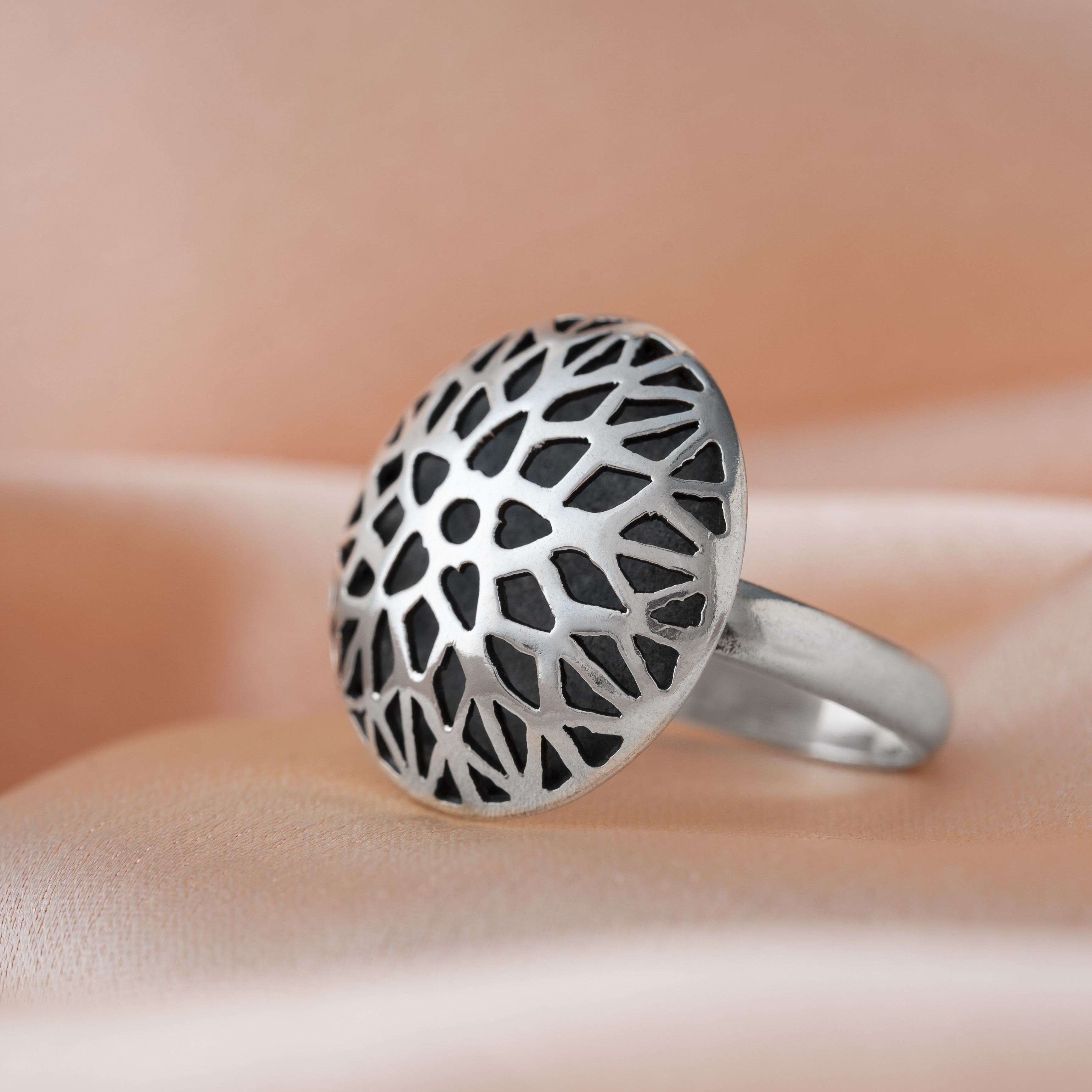Round Flower Ring